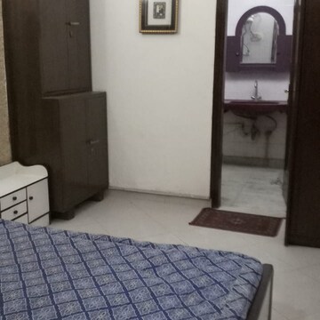 Bathroom in 1 RK Independent House at South Extension – for Rent