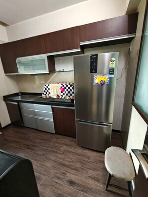 Furnished Amenities in 1 BHK Apartment at Bandra West – for Rent