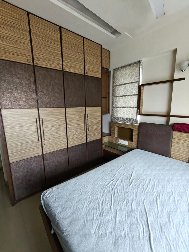 Bedroom, bandra west 1 Bedroom 500 Sq.Ft. Apartment In Bandra West Mumbai 9613473
