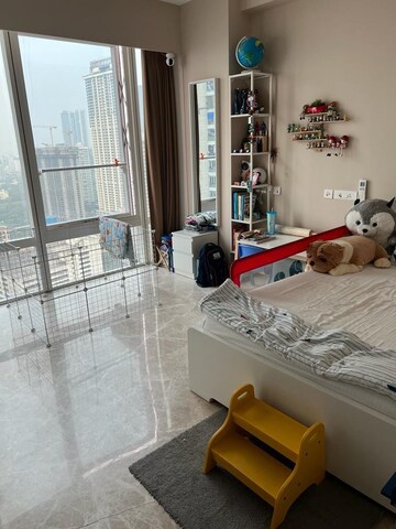 Room in 3 BHK Apartment at Indiabulls Blu, Worli – for Sale