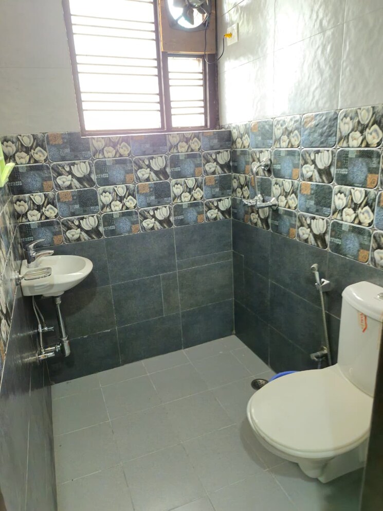 Team Area, sector 30 2 Bedroom 1200 Sq.Ft. Builder Floor In Sector 30 Gurgaon 9613515