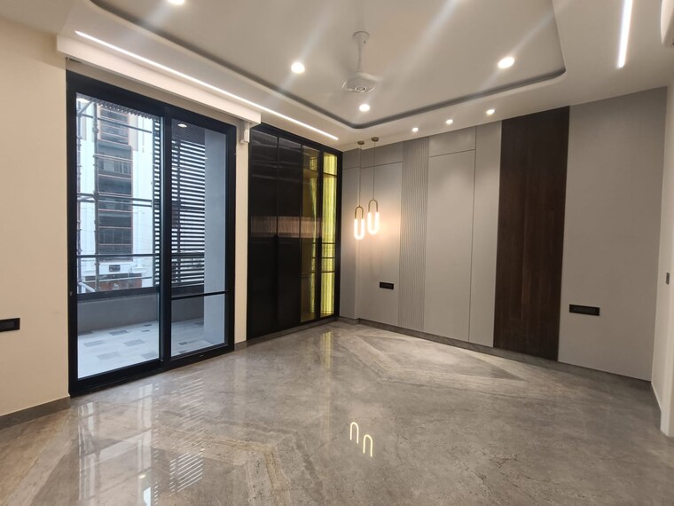 Room, janakpuri 4 Bedroom 325 Sq.Yd. Builder Floor In Janakpuri Delhi 9613601