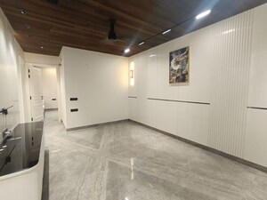 Room in 4 BHK Builder Floor at Janakpuri – for Sale