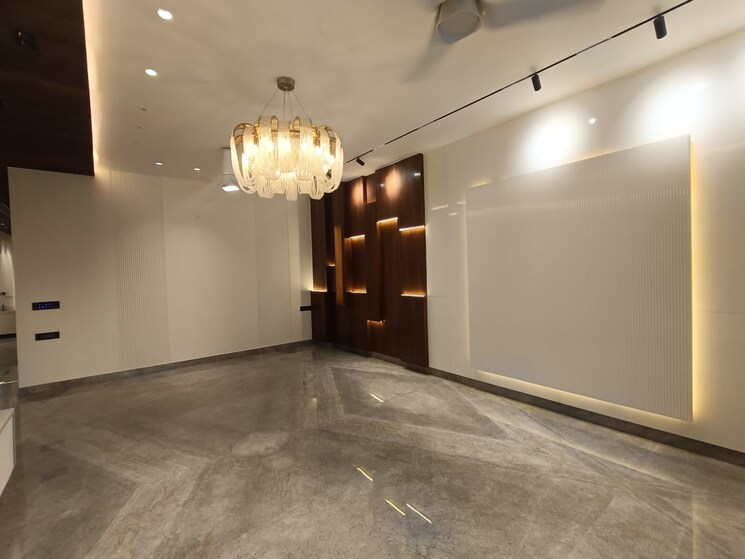 Room, janakpuri 4 Bedroom 325 Sq.Yd. Builder Floor In Janakpuri Delhi 9613601