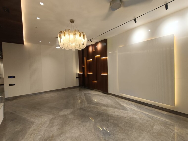 Room, janakpuri 4 Bedroom 325 Sq.Yd. Builder Floor In Janakpuri Delhi 9613601