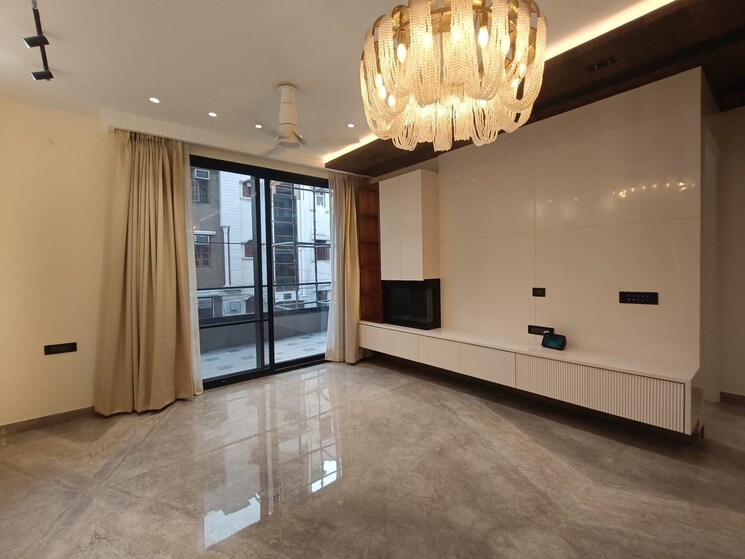 Room, janakpuri 4 Bedroom 325 Sq.Yd. Builder Floor In Janakpuri Delhi 9613601