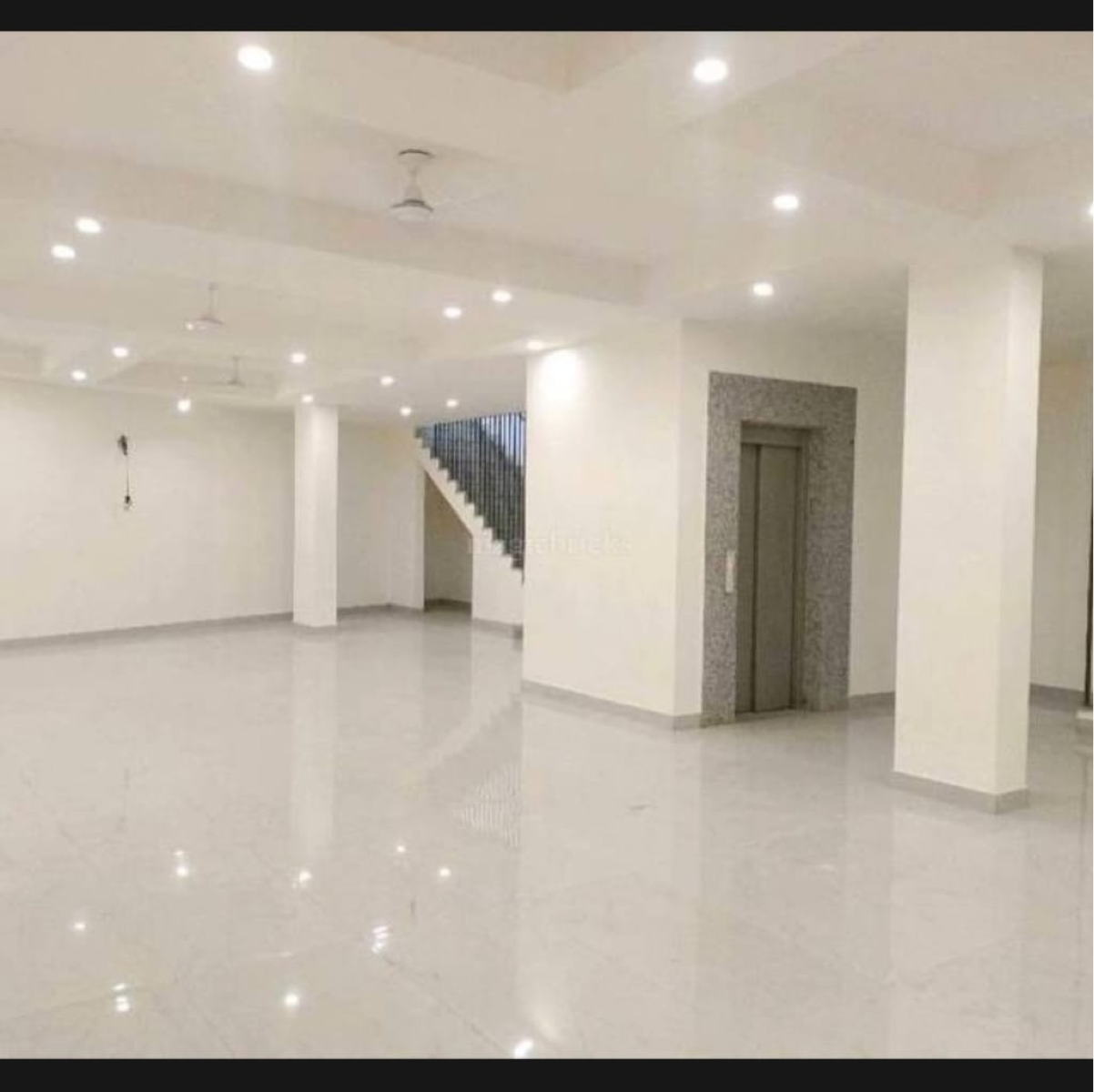 Retail Shop For Rent in Lajpat Nagar