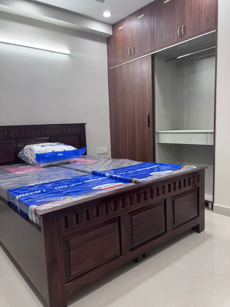 Bedroom, sector 40 2 Bedroom 1300 Sq.Ft. Builder Floor In Sector 40 Gurgaon 9613592