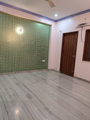 Room in 6+ BHK Independent House at Sector 9 – for Sale