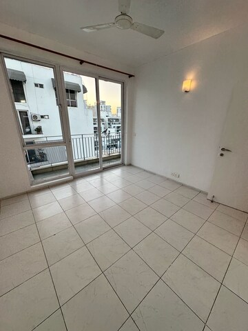 Room in 3 BHK Apartment at Vatika City, Sector 49 – for Rent