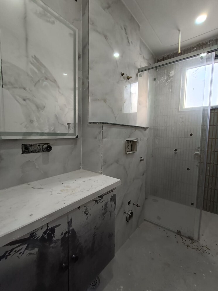 Bathroom, janakpuri 3 Bedroom 1350 Sq.Ft. Builder Floor In Janakpuri Delhi 9613714