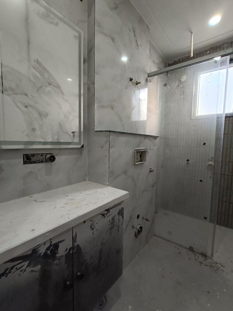 Bathroom, janakpuri 3 Bedroom 1350 Sq.Ft. Builder Floor In Janakpuri Delhi 9613714