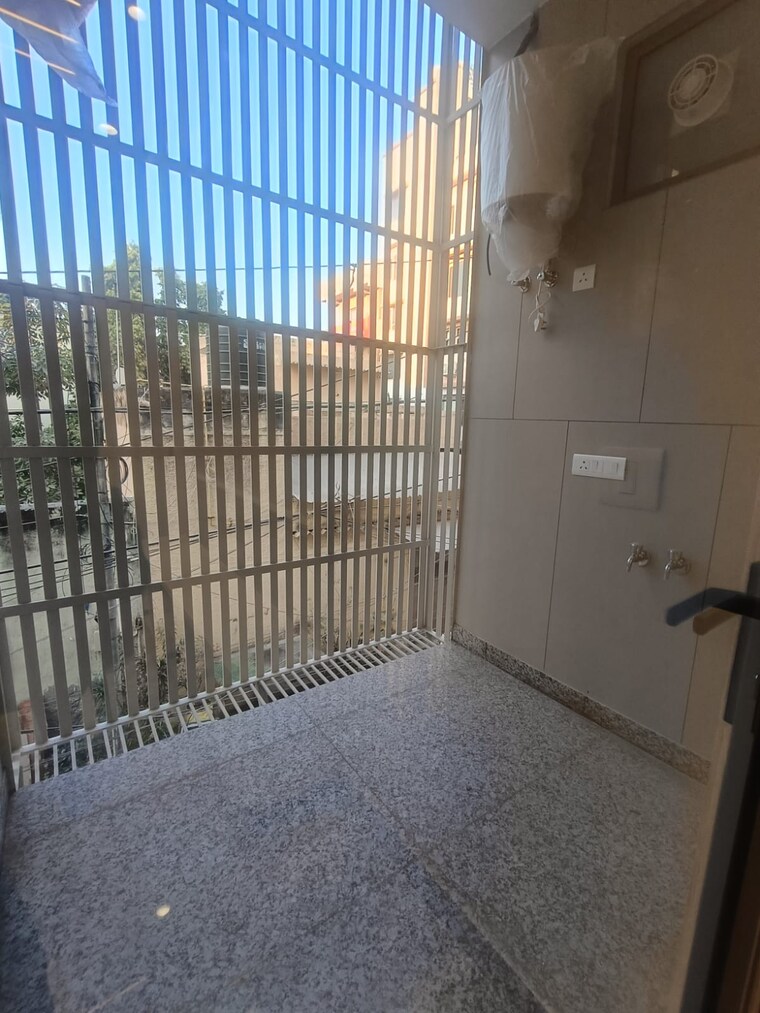 Balcony, janakpuri 3 Bedroom 1350 Sq.Ft. Builder Floor In Janakpuri Delhi 9613714