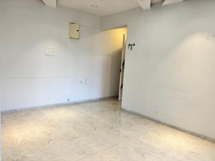 Room, khar west 2 Bedroom 700 Sq.Ft. Apartment In Khar West Mumbai 9613570