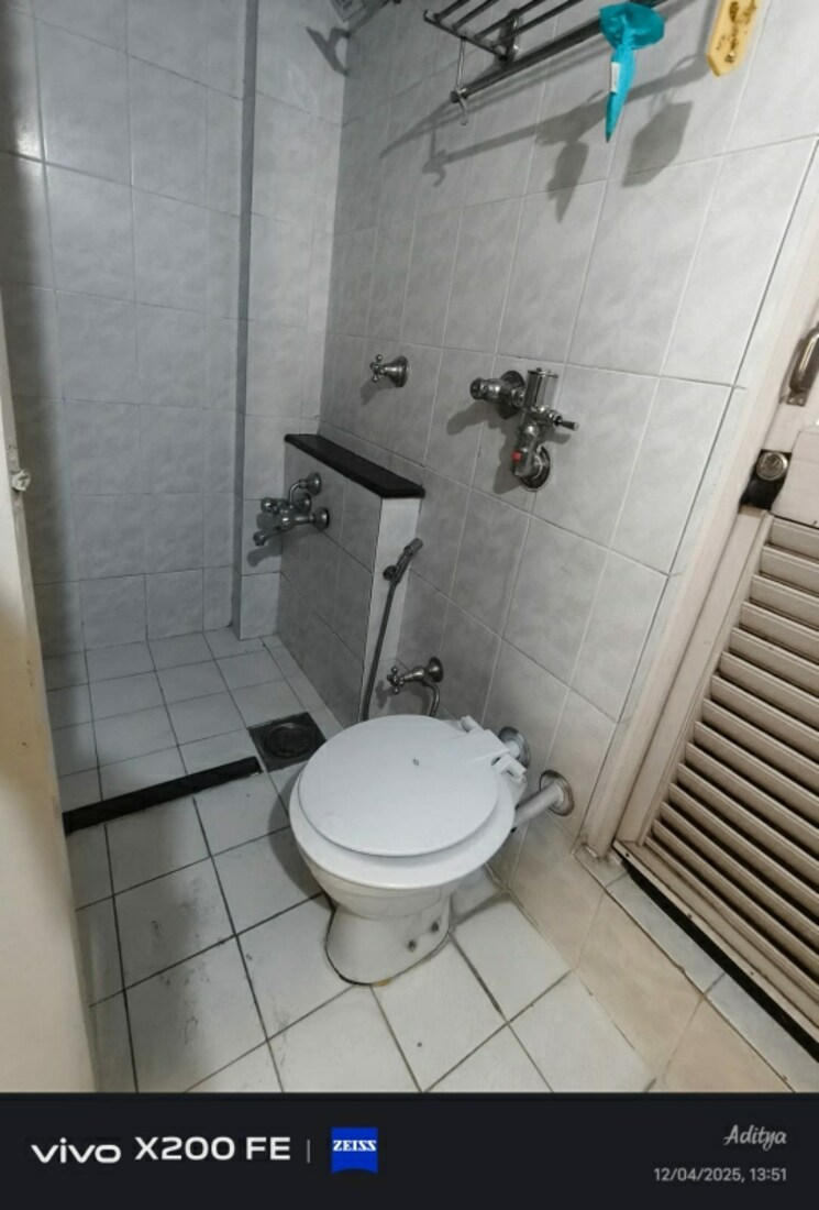 Bathroom, hiranandani-gardens-birchwood 3 Bedroom 1450 Sq.Ft. Apartment In Powai Mumbai 9613841