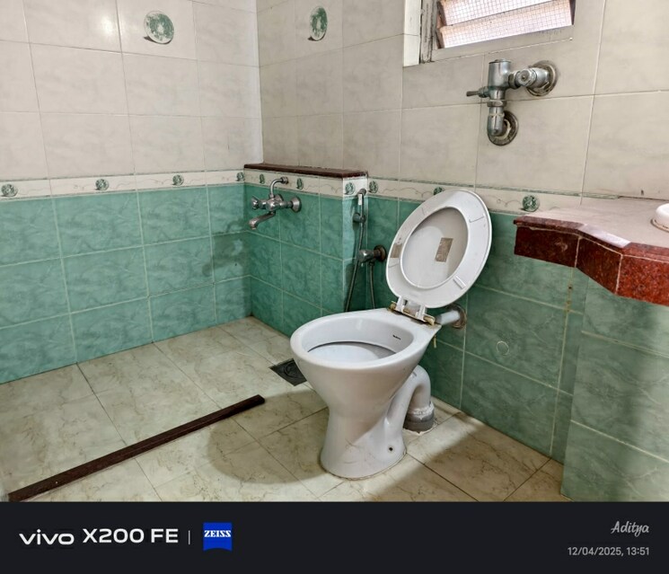 Bathroom, hiranandani-gardens-birchwood 3 Bedroom 1450 Sq.Ft. Apartment In Powai Mumbai 9613841