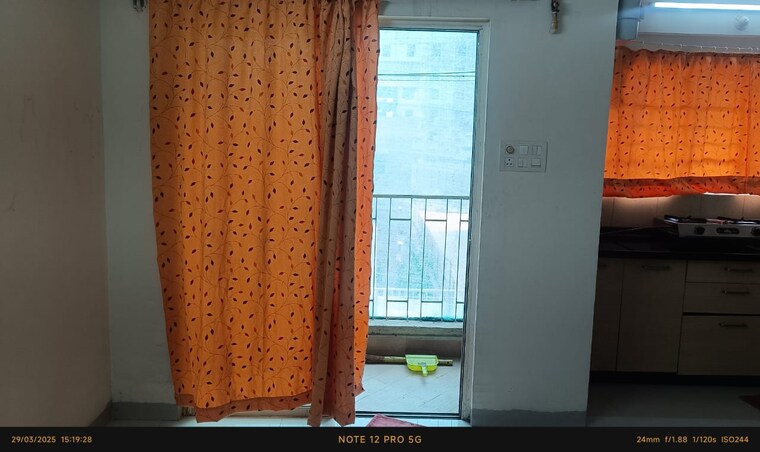 Room, amanora-metro-tower Studio 350 Sq.Ft. Apartment In Hadapsar Pune 9613934