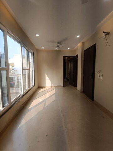 Room in 3 BHK Builder Floor at Janakpuri – for Sale