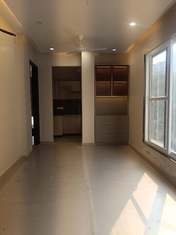 Room in 3 BHK Builder Floor at Janakpuri – for Sale