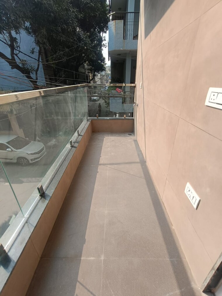 Balcony, janakpuri 3 Bedroom 1000 Sq.Ft. Builder Floor In Janakpuri Delhi 9613938