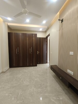 Room in 3 BHK Builder Floor at Janakpuri – for Sale