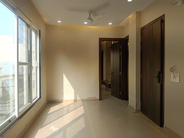 Room in 3 BHK Builder Floor at Janakpuri – for Sale