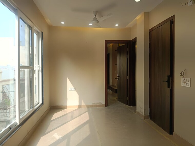 Room, janakpuri 3 Bedroom 1000 Sq.Ft. Builder Floor In Janakpuri Delhi 9613938