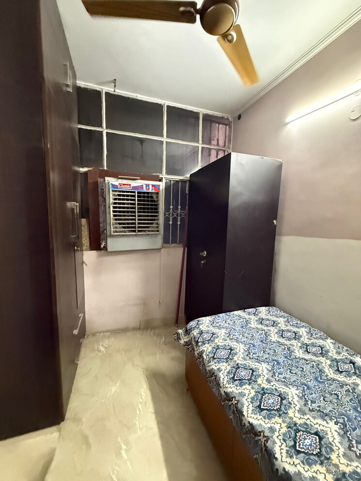Bedroom, paschim vihar 3 Bedroom 1200 Sq.Ft. Apartment In Paschim Vihar Delhi 9613965