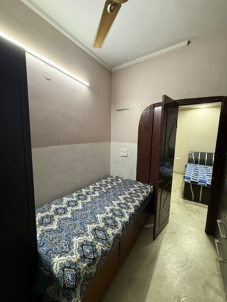 Bedroom, paschim vihar 3 Bedroom 1200 Sq.Ft. Apartment In Paschim Vihar Delhi 9613965