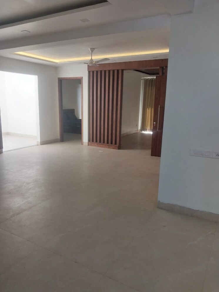 Room, sector 6 3 Bedroom 3100 Sq.Ft. Builder Floor In Sector 6 Panchkula 9613942