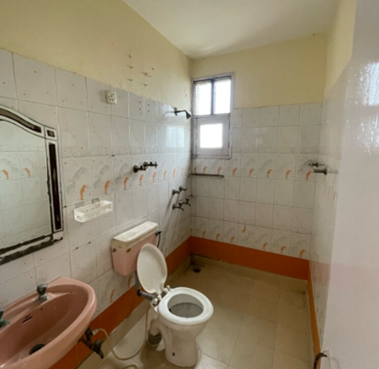 Bathroom, sector 21c 3 Bedroom 1650 Sq.Ft. Apartment In Sector 21c Faridabad 9613840