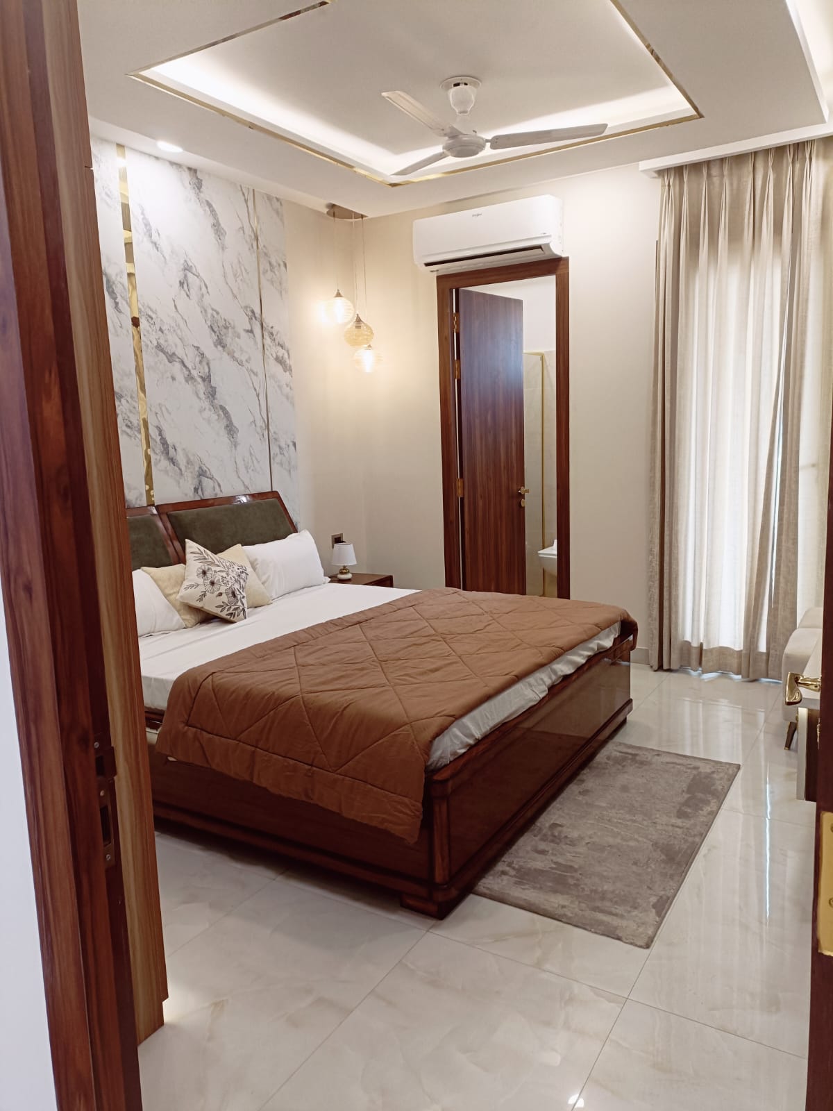 3.5 BHK 2000 Sq.Ft. Builder Floor in Ansal Sushant Apartments