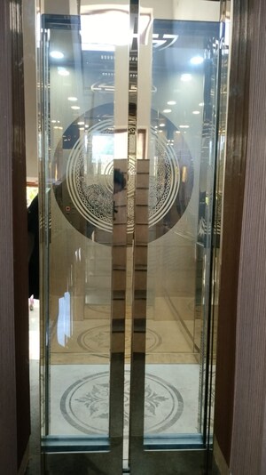 Lift in 6+ BHK Independent House at Unitech The Palms, Sector 117 – for Sale