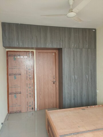 Room in 2 BHK Apartment at Pyramid Pride, Sector 76 – for Rent