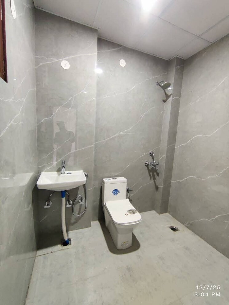 Bathroom, saket 1 RK 300 Sq.Ft. Apartment In Saket Delhi 9614129