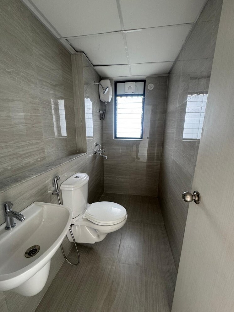 Bathroom, runwal-gardens-phase-i 3 Bedroom 908 Sq.Ft. Apartment In Dombivli East Thane 9614237