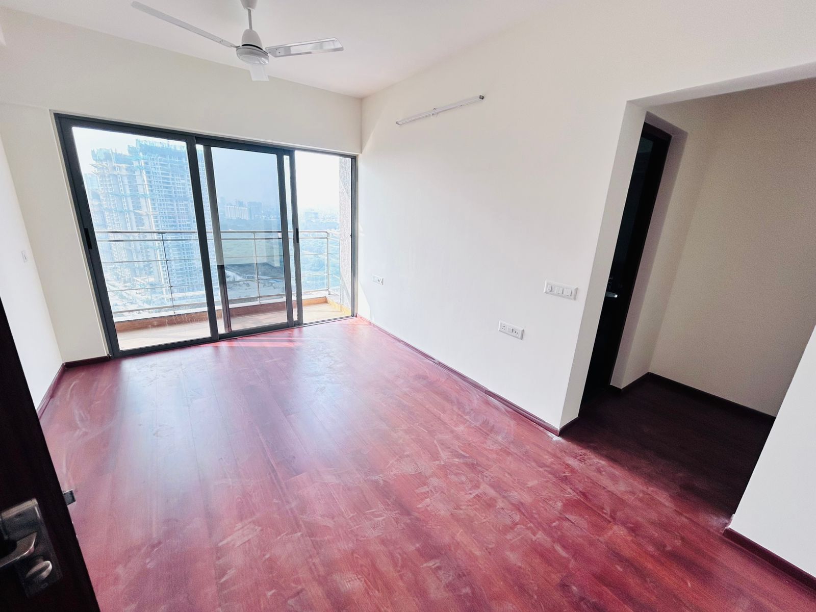 2 BHK + Servant Room Apartment For Rent in Amanora Elivate Tower