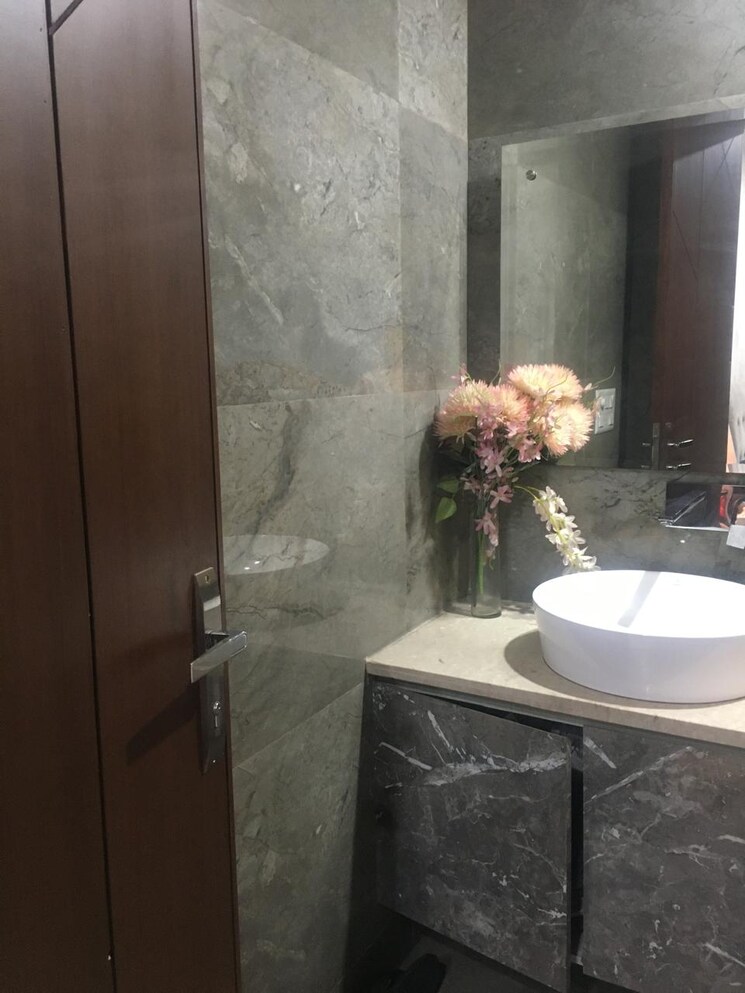 Bathroom, sushant lok ii 4 Bedroom 2700 Sq.Ft. Builder Floor In Sushant Lok ii Gurgaon 9614143