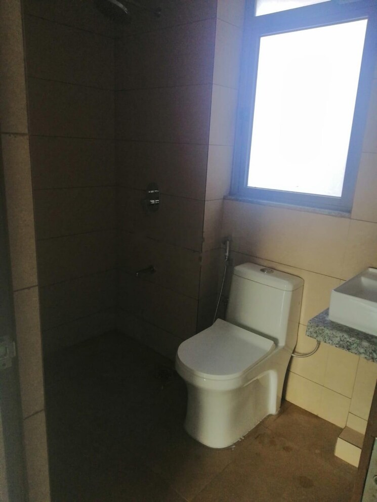 Bathroom, kalpataru-immensa 2 Bedroom 808 Sq.Ft. Apartment In Kolshet Road Thane 9614232