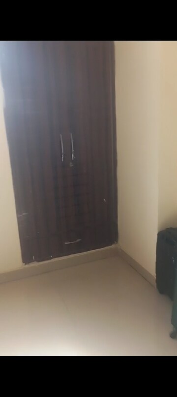 Room in 2 BHK Apartment at Vasu Fortune Residency, Raj Nagar Extension – for Rent