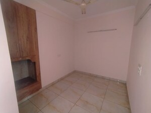 Room in 2 BHK Apartment at Sector 5 – for Rent