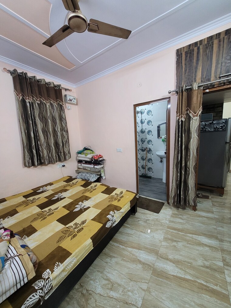 Bedroom, dilshad colony 2 Bedroom 900 Sq.Ft. Builder Floor In Dilshad Colony Delhi 9614550