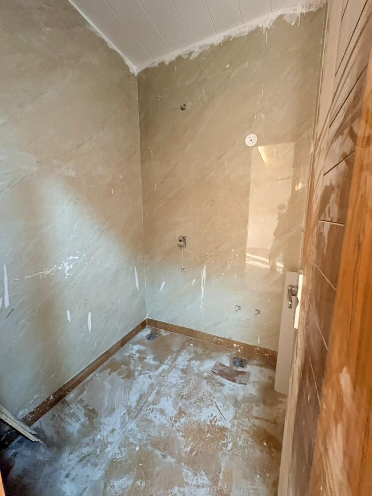 Other, bptp-district-3 3 Bedroom 1640 Sq.Ft. Builder Floor In Sector 85 Faridabad 9614564