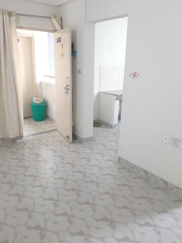 Room in 1 BHK Apartment at Aditya Vrinda Homes Phase 2, Shahpur Bamheta – for Rent