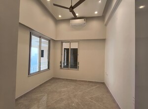 Room in 3 BHK Apartment at Indiabulls Sky Forest, Lower Parel – for Sale