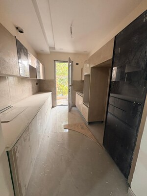 Kitchen in 3 BHK Builder Floor at BPTP District 3, Sector 85 – for Sale
