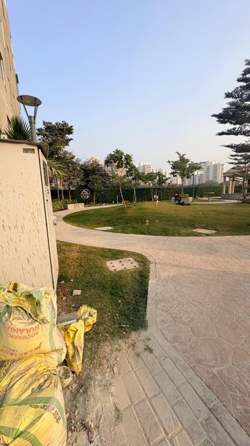 3 BHK Builder Floor – Garden View at BPTP District 3, Sector 85 - for Sale