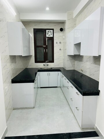 Kitchen in 2 BHK Builder Floor at Sector 46 – for Rent