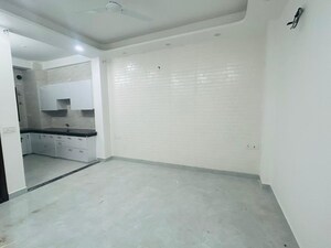 Room in 2 BHK Builder Floor at Sector 46 – for Rent