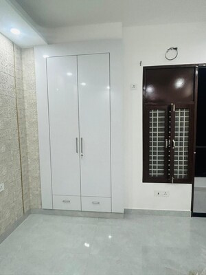 Building Lobby in 2 BHK Builder Floor at Sector 46 – for Rent